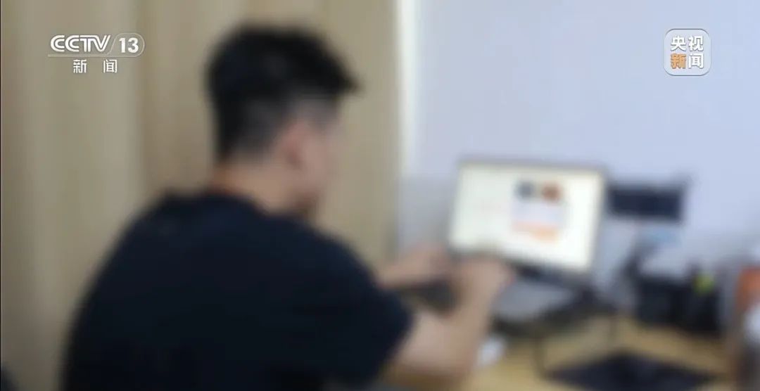 DƬ